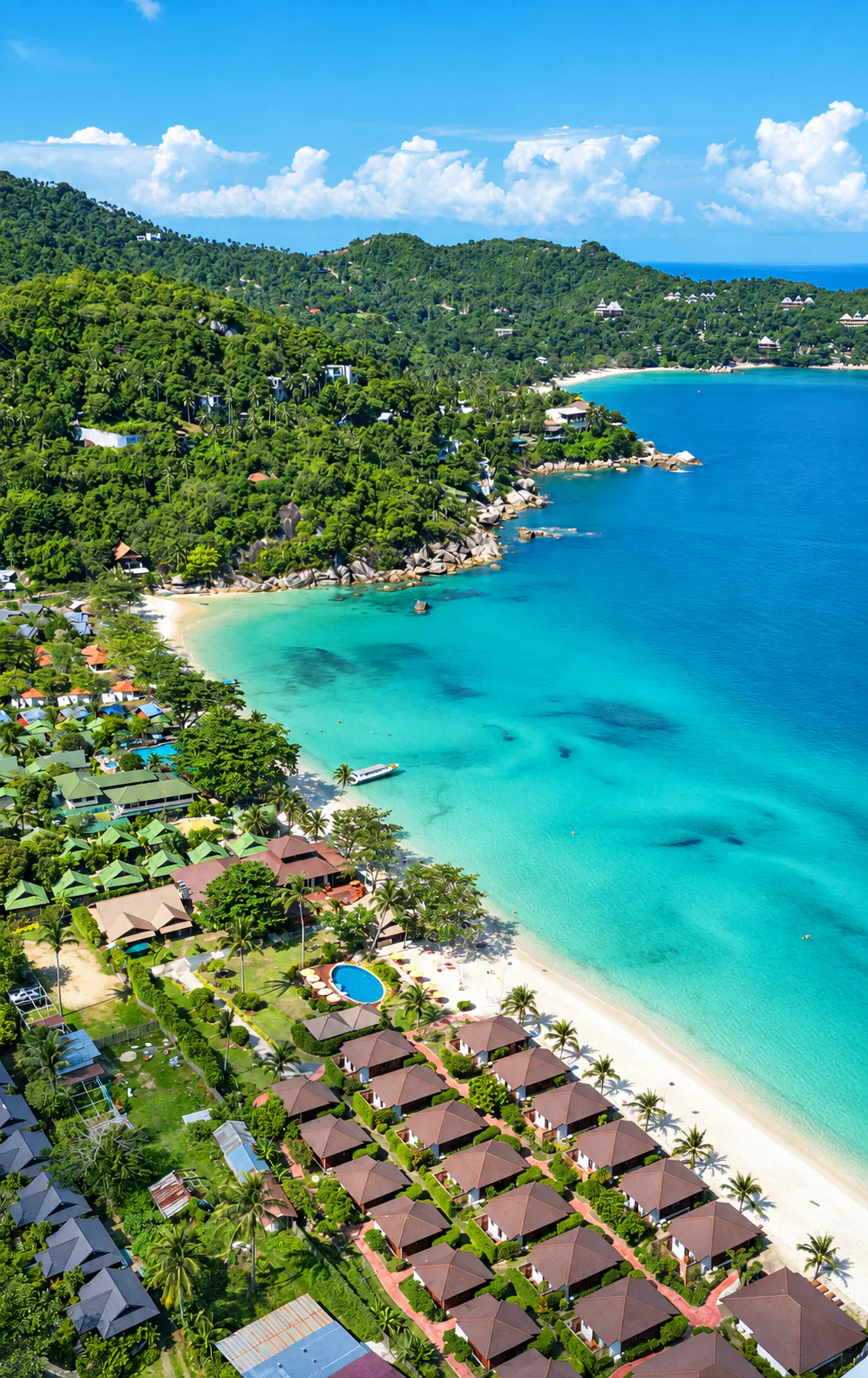 Agua turquesa y playa en Koh Phangan